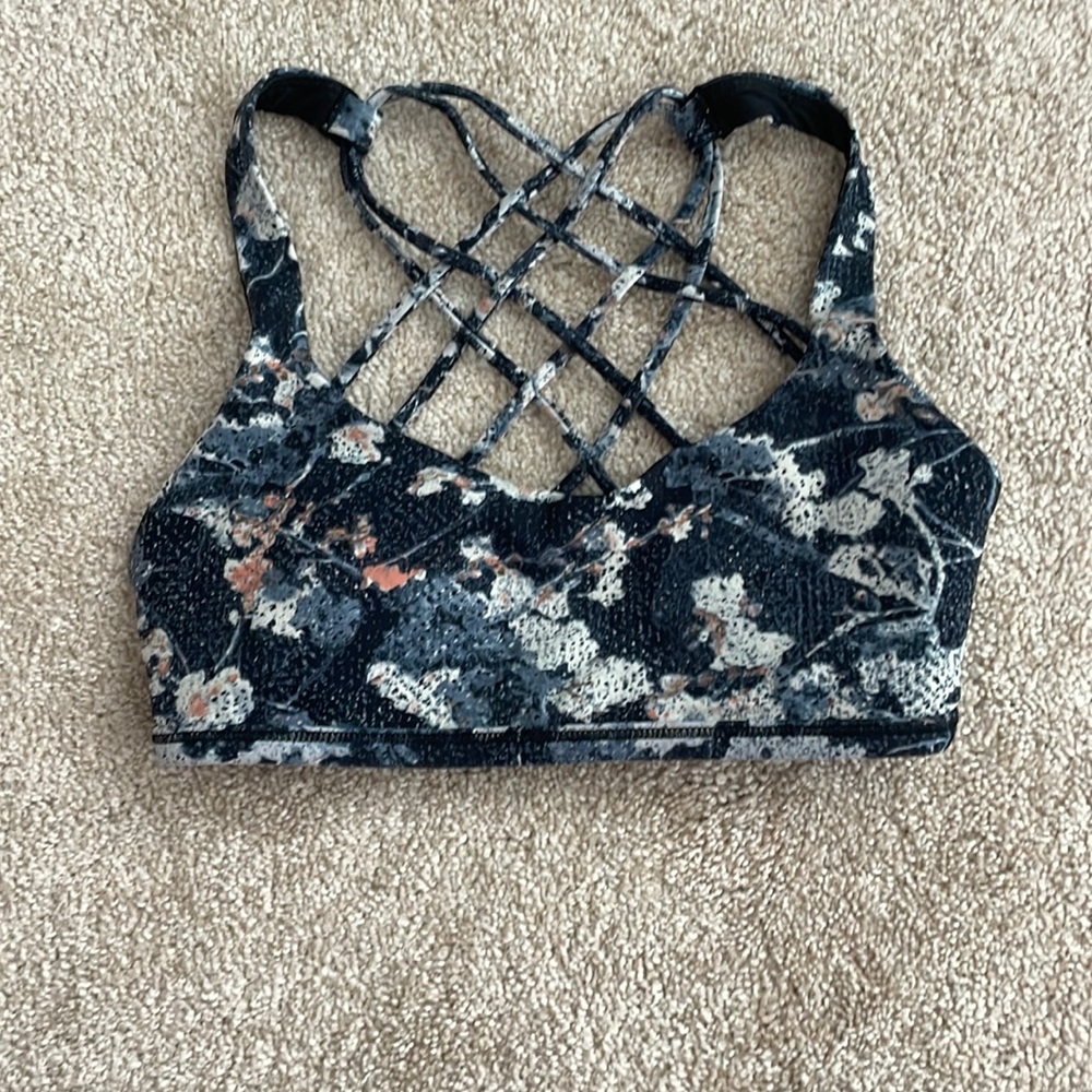 lululemon free to be bra, size 2, gently worn